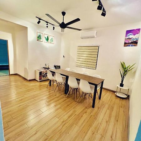 Raees Homestay Kampong Tanjong Minyak Экстерьер фото