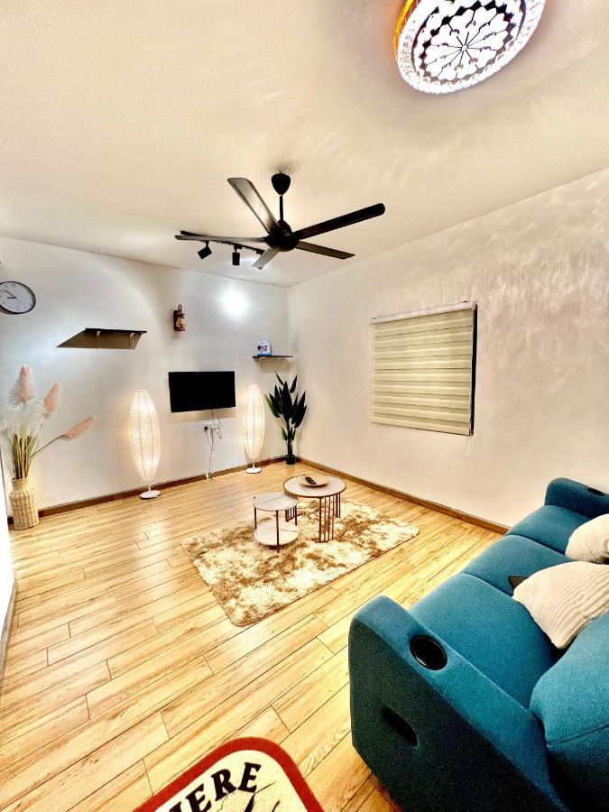 Raees Homestay Kampong Tanjong Minyak Экстерьер фото